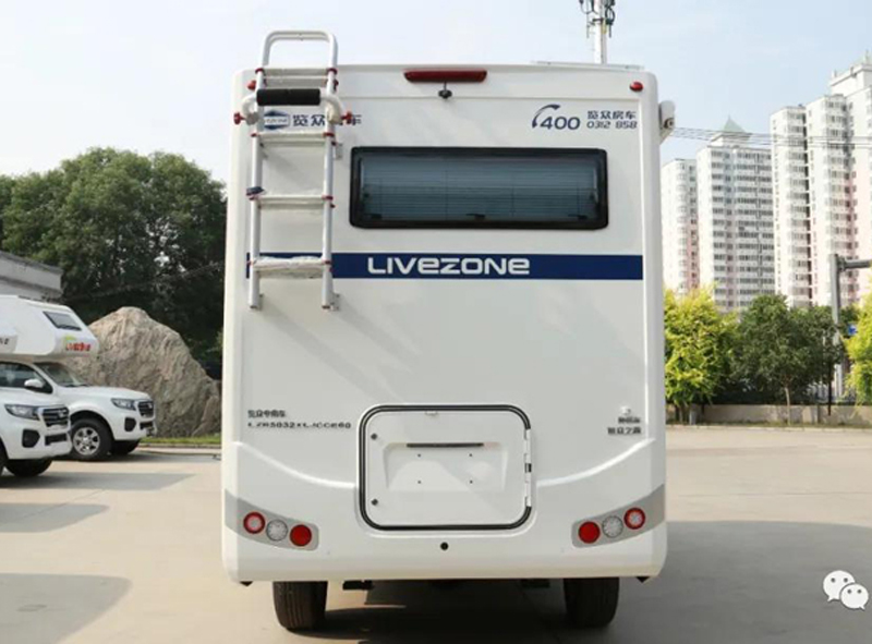 帶老人孩子出行，適合選這款房車